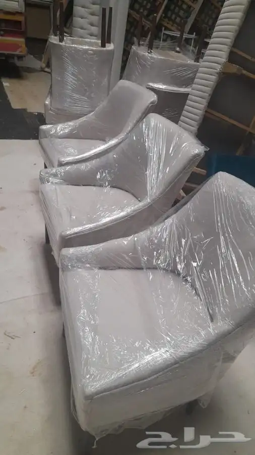 تأجير كنب طاولات طعام 4