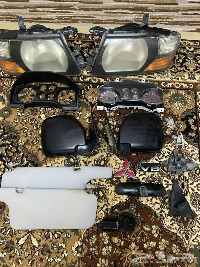 قطع جيب مستبيشي باجيرو 2002 الجميع اصلي وكاله نضيف 5