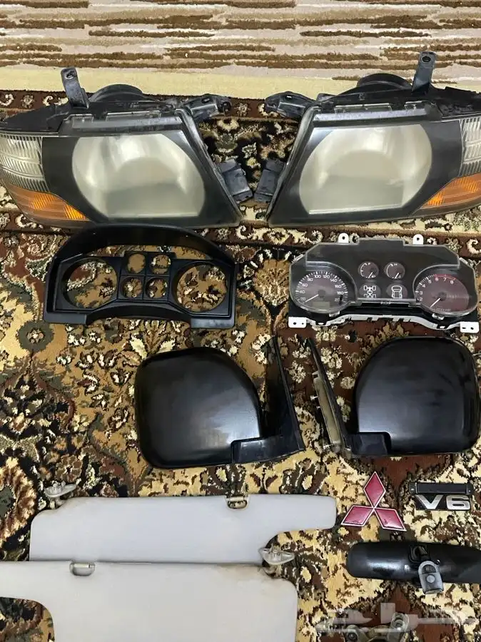 قطع جيب مستبيشي باجيرو 2002 الجميع اصلي وكاله نضيف 6