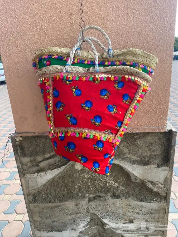 ازياء نسائية تراثية وحديثة 13