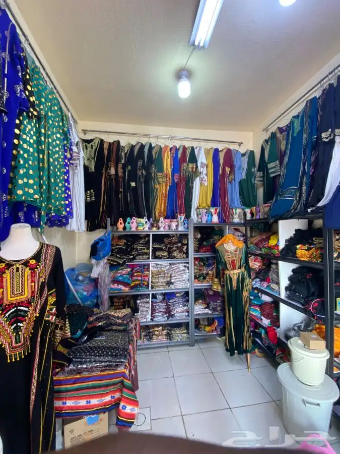ازياء نسائية تراثية وحديثة 4