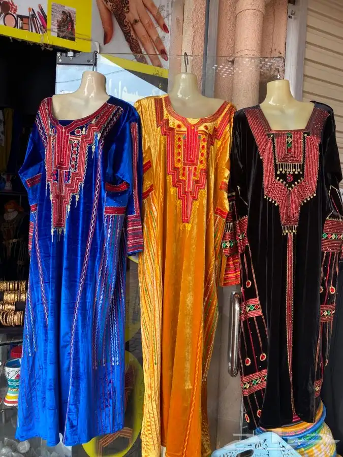 ازياء نسائية تراثية وحديثة 14