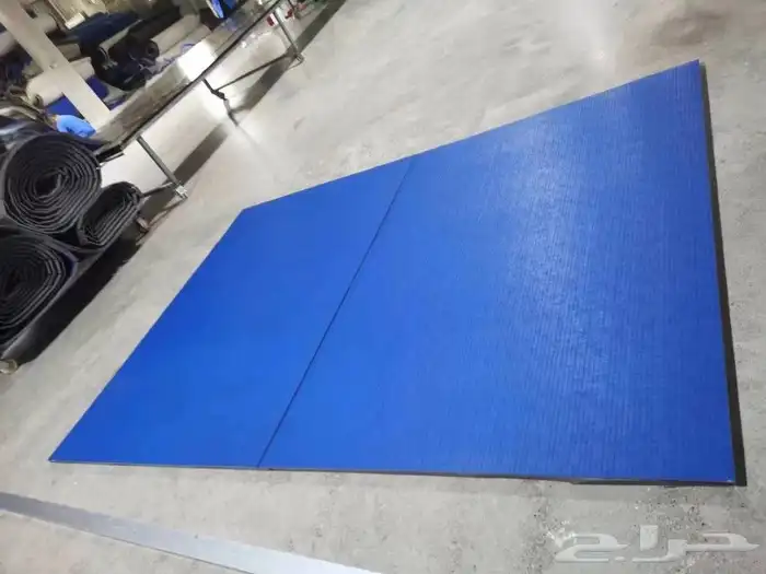 ارضيات رياضية للفنون القتالية 1