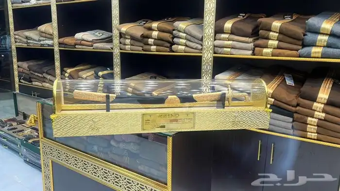 درع تخرج صندوق سيف طقم هدية رجالي بشت شتوي زواج فروة 3