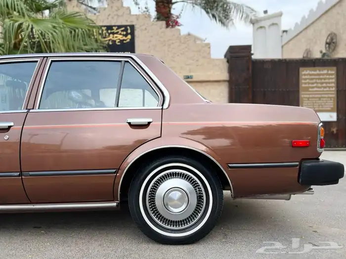 تويوتا كرونا كلاسيك 1980 شد بلد مخزنه وكالة ( تم البيع ) . 8