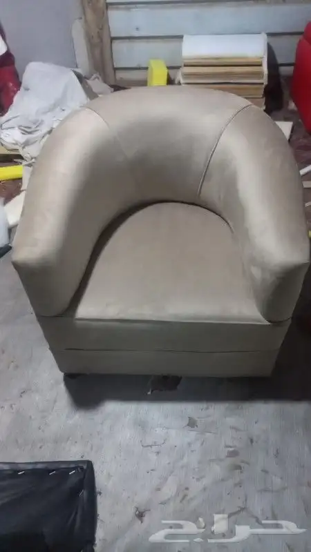 كنبات كراسي جلد كراسي انتظار كراسي كوفي شوب صالون 7