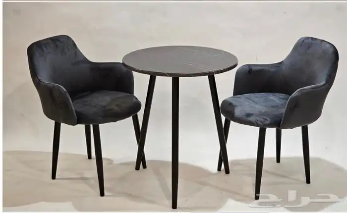 طاولات اطقم مع كرسيين وفي مع 4 كرسي وتس فقط 90