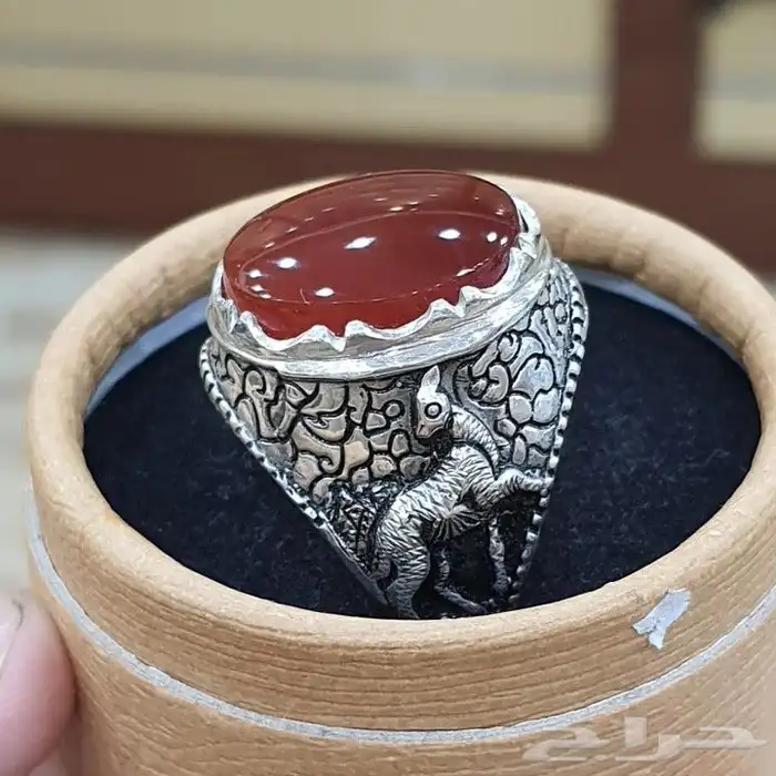 خاتم عقيق يماني احمر على كبدي 0