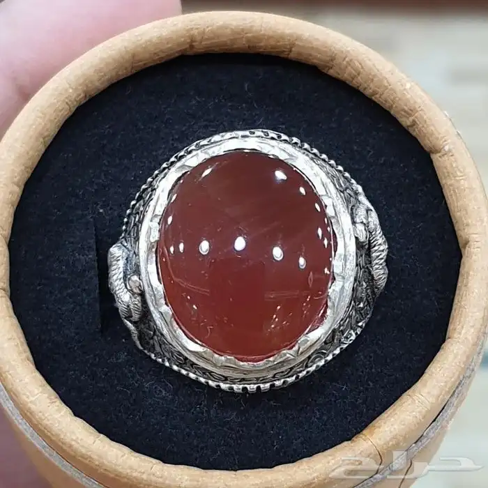 خاتم عقيق يماني احمر على كبدي 2
