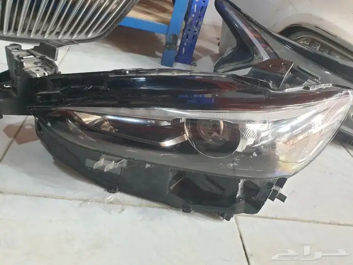شمعات مازدا موديل حديث مع اسطب خلفي 4