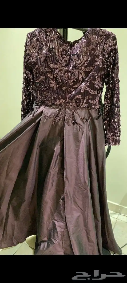 ثوب لون بنفسجي غامق مقاس مديم شبه جديد من الخبر مجمع فلامنج 2