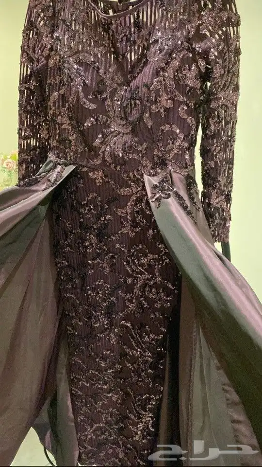 ثوب لون بنفسجي غامق مقاس مديم شبه جديد من الخبر مجمع فلامنج 1