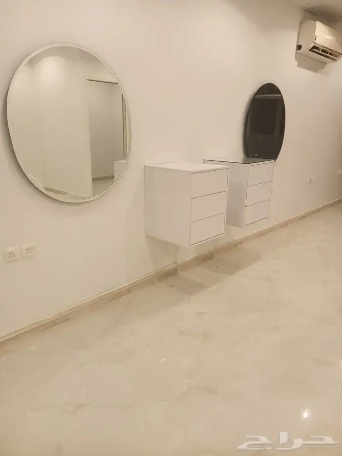 نجار صيانه وتفصيل وجميع أعمال النجاره ولااثاث 0