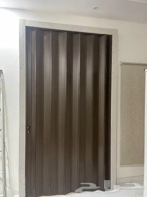 باب خشب . باب جلد . باب كرديون . باب بلاستيك . باب سحب 3