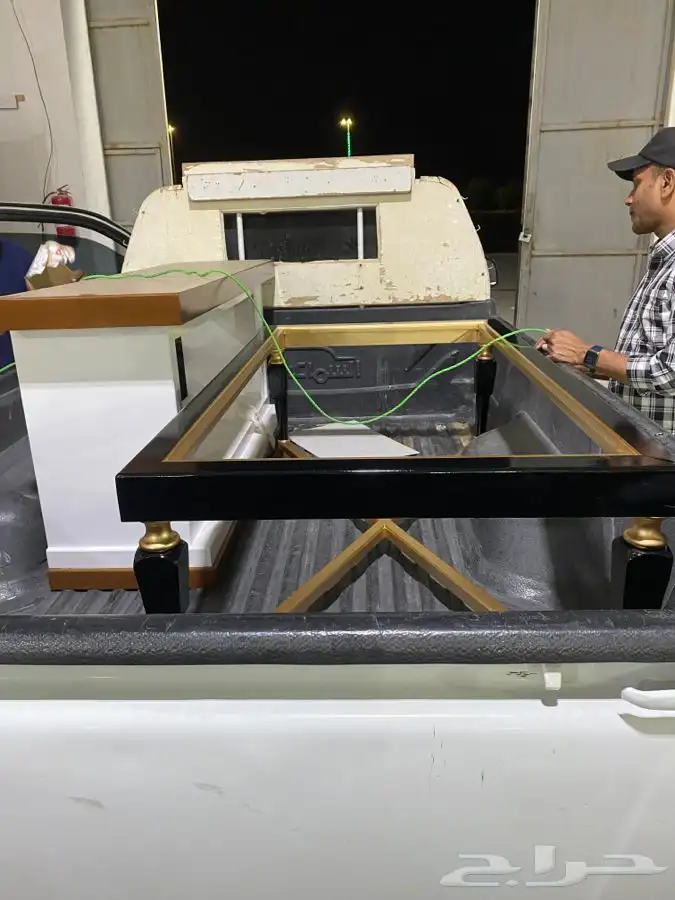 اثات طاولات مجالس طعام ابواب غرف نوم ديكوررات 13