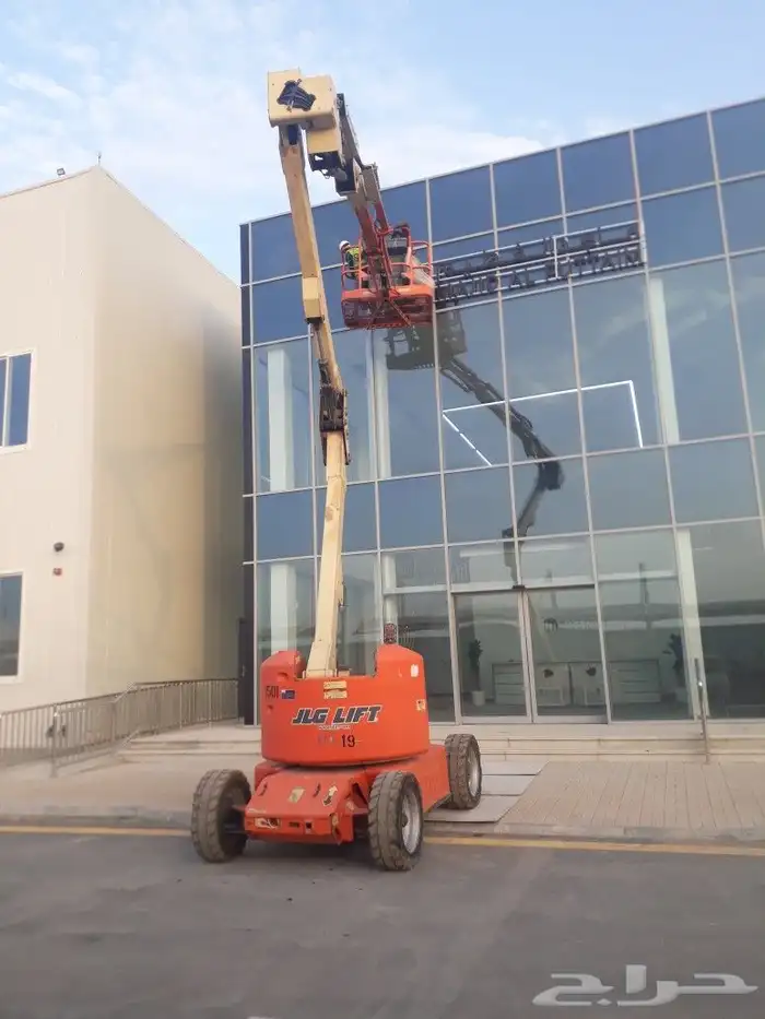 تأجير معدات ثقيله. رافعات كهربائيه. رافعات شوكية 8