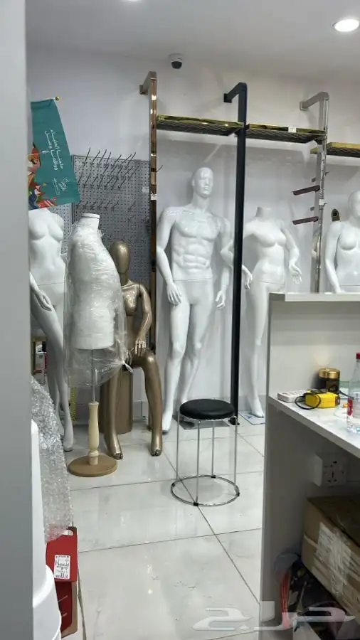 مجسمات رجالي نسائي اطفال منيكان. 9