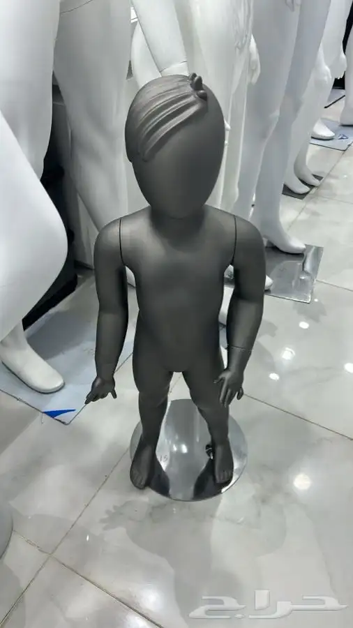 مجسمات رجالي نسائي اطفال منيكان. 2