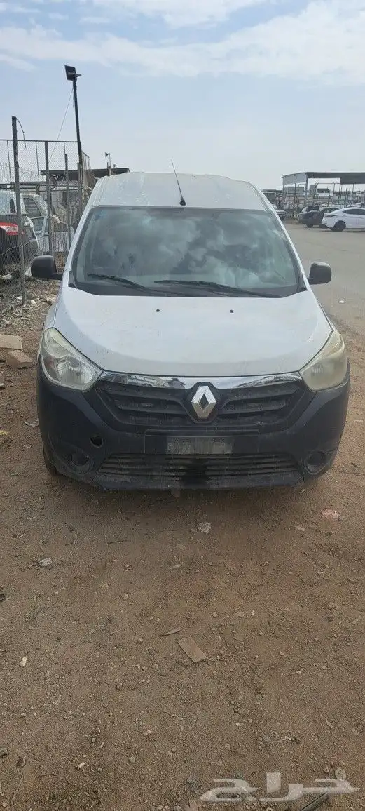بيجو 508 وبيجو 307 وبيجو 207 وبيجو 3001 ورينو وفان ستروين وب 2