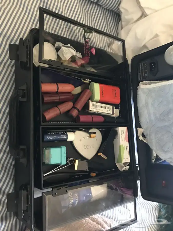 حقيبه مكياج كنها جديده الون اسود 0