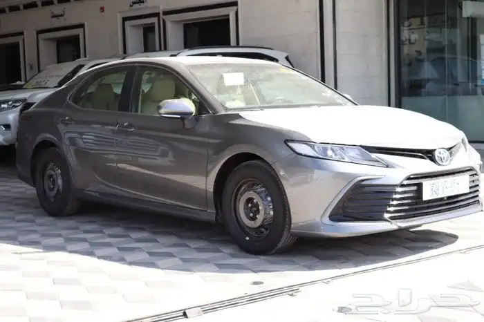 تويوتا كامري استاندر تتانيوم 2024 3