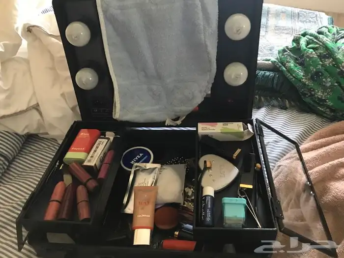 حقيبه مكياج كنها جديده الون اسود 1