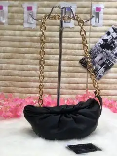 شنط وبوتات نسائيه 45