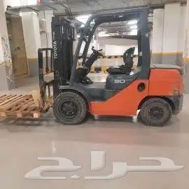 رافعة شوكية (فوركلفت) forkliftللايجار بجميع المقاسات 1