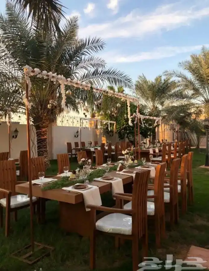 طاولات وكراسي خشب زان مستورد للبيع مستعجل 1