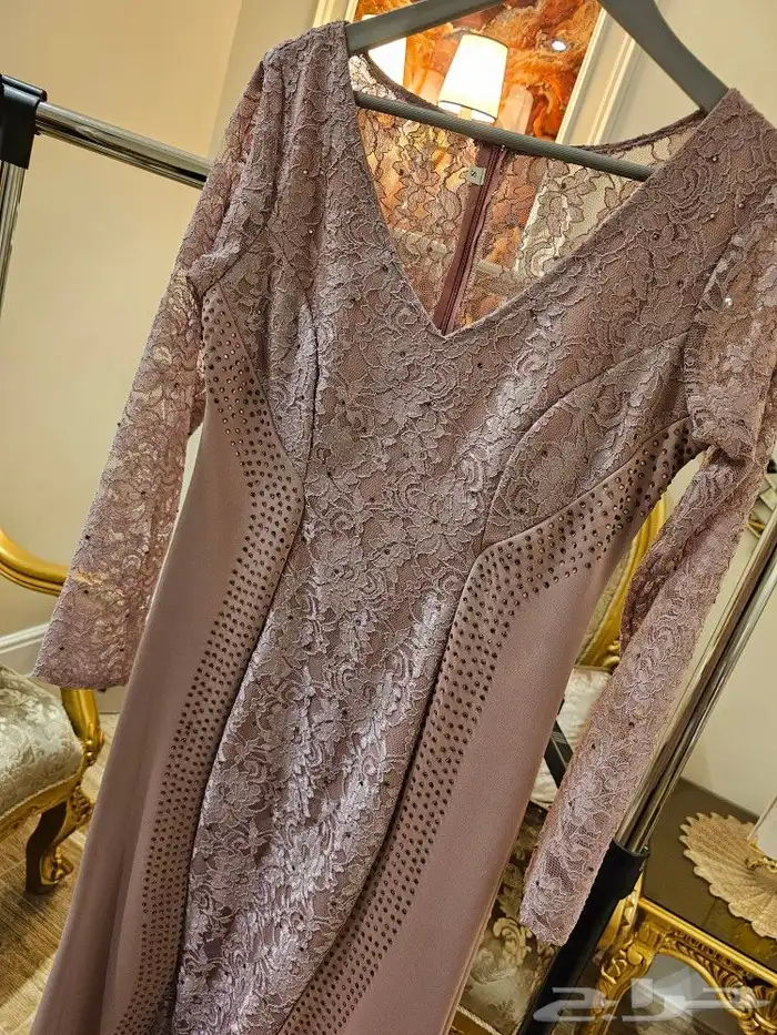 فساتين جديده للبيع القطعه 100 تصفيه 10