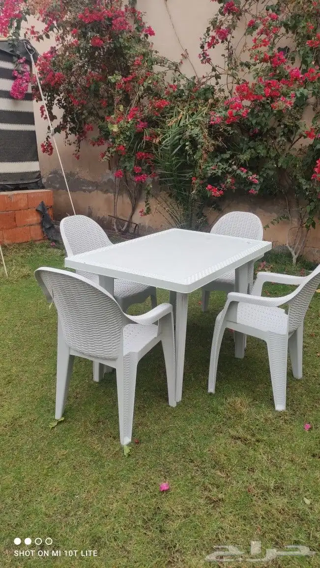 طقم طاولة مستطيل قائم مع 4 كراسي الوسام 1