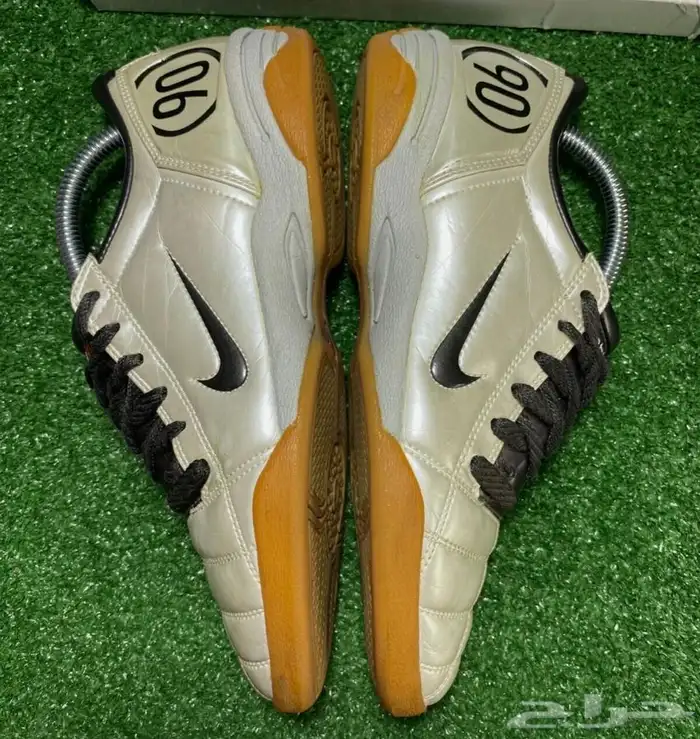 كرة قدم وجزم اديداس نايك NIKE 90 كلاسيك كاس العالم والدوري 29