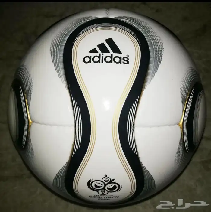 كرة قدم وجزم اديداس نايك NIKE 90 كلاسيك كاس العالم والدوري 0