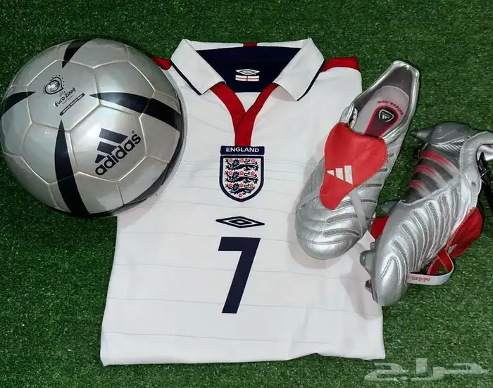 كرة قدم وجزم اديداس نايك NIKE 90 كلاسيك كاس العالم والدوري 25