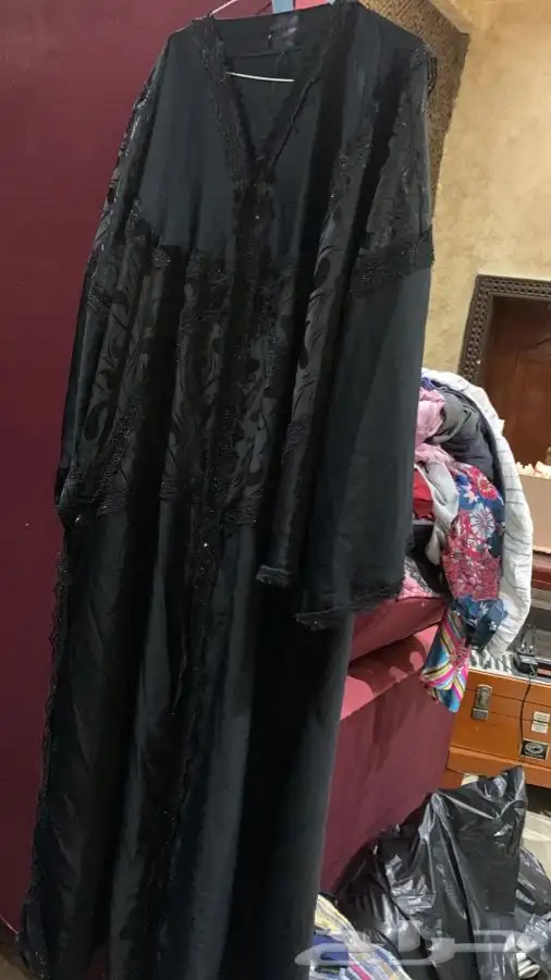 عبايات مستعملة درجة ممتازة جدا 44