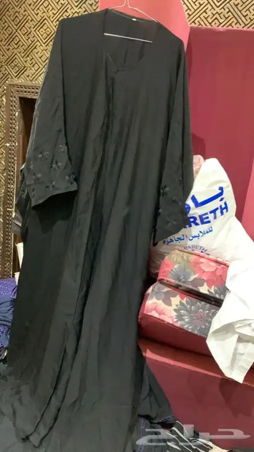 عبايات مستعملة درجة ممتازة جدا 36