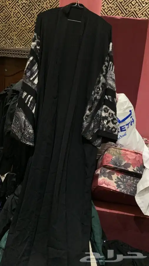 عبايات مستعملة درجة ممتازة جدا 22
