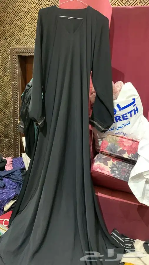 عبايات مستعملة درجة ممتازة جدا 34