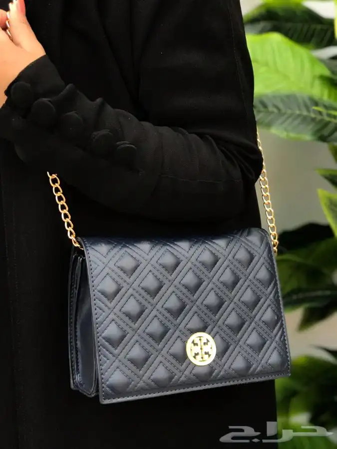 سكارفات 150 ريال وشنط درجه اولى 72