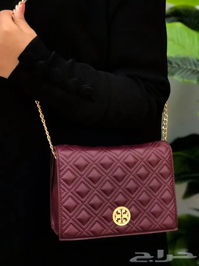 سكارفات 150 ريال وشنط درجه اولى 66