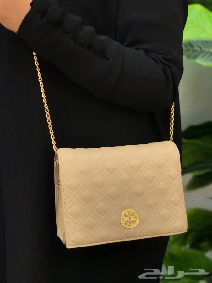 سكارفات 150 ريال وشنط درجه اولى 68