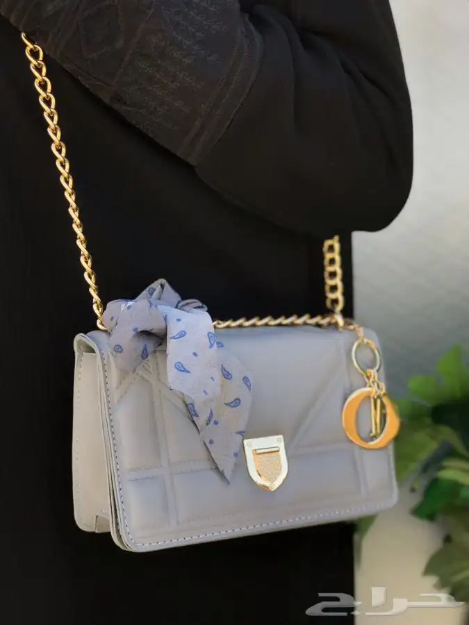 سكارفات 150 ريال وشنط درجه اولى 50