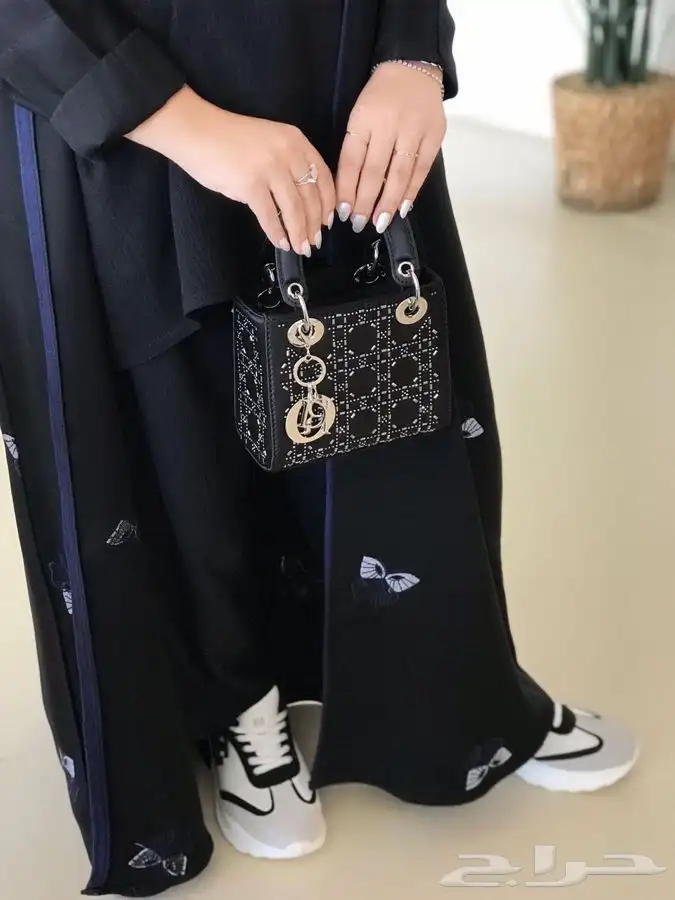 سكارفات 150 ريال وشنط درجه اولى 9