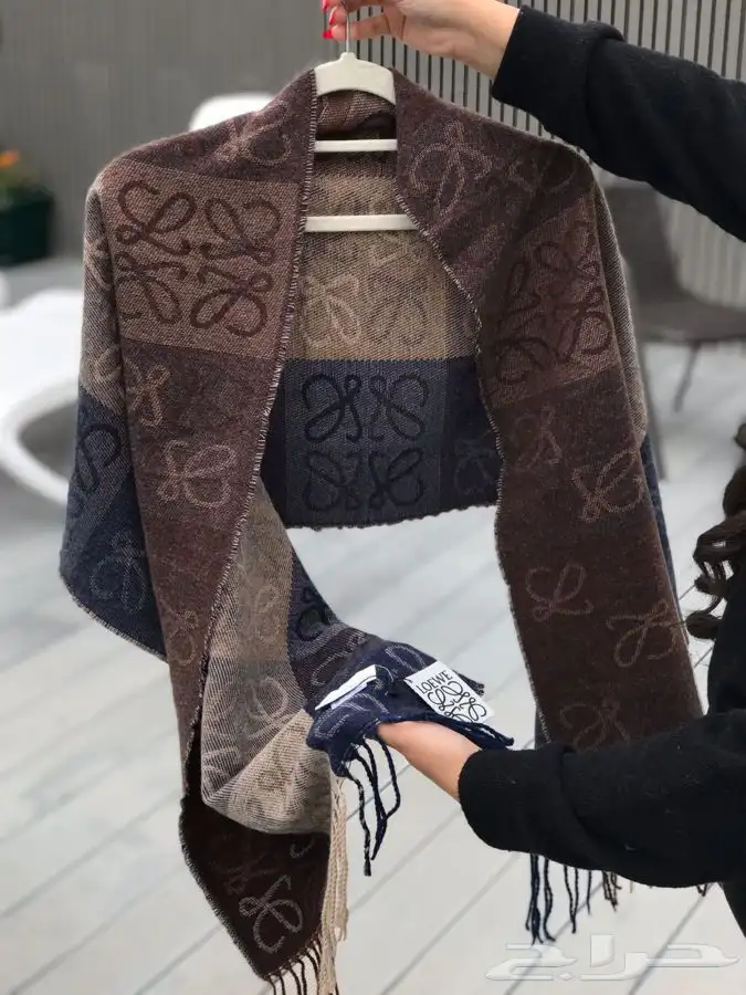 سكارفات 150 ريال وشنط درجه اولى 1