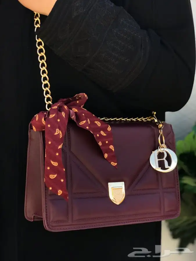 سكارفات 150 ريال وشنط درجه اولى 48