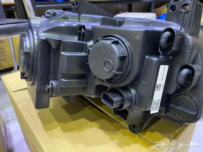 شمعة نور كرايزلر c300 تايوان 4