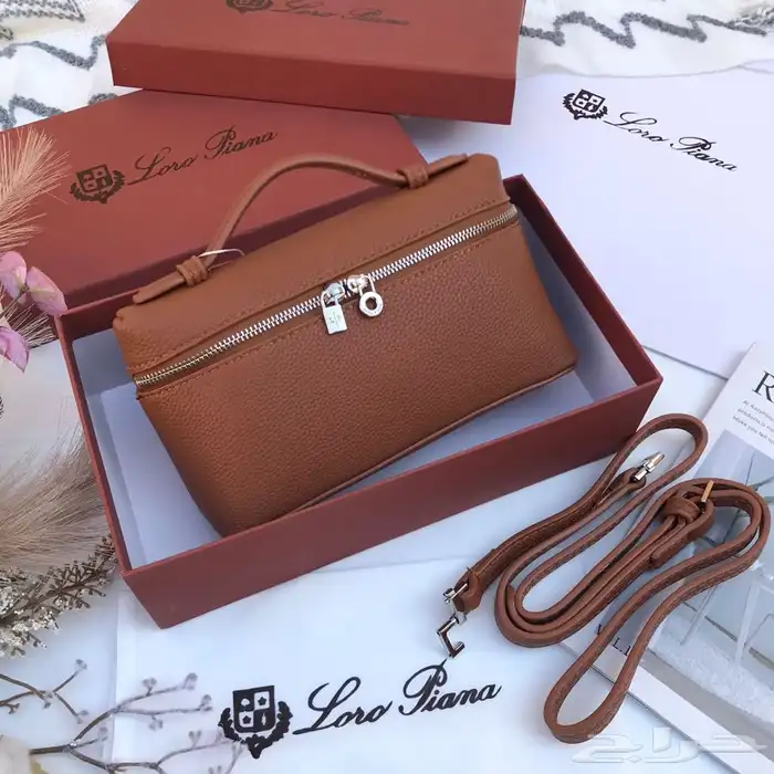 سكارفات 150 ريال وشنط درجه اولى 81