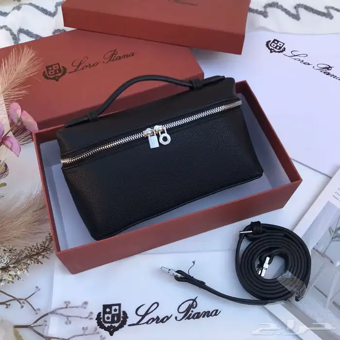 سكارفات 150 ريال وشنط درجه اولى 82