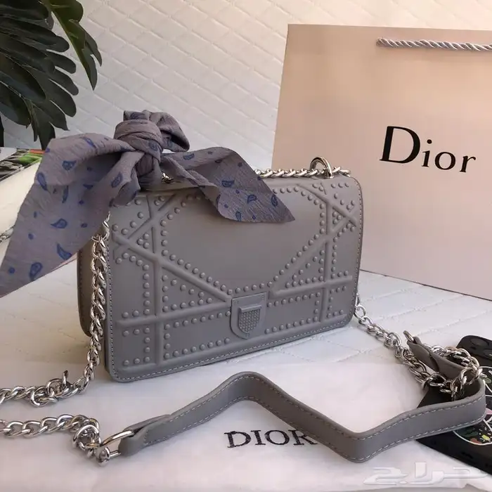 سكارفات 150 ريال وشنط درجه اولى 45