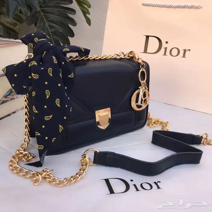 سكارفات 150 ريال وشنط درجه اولى 55